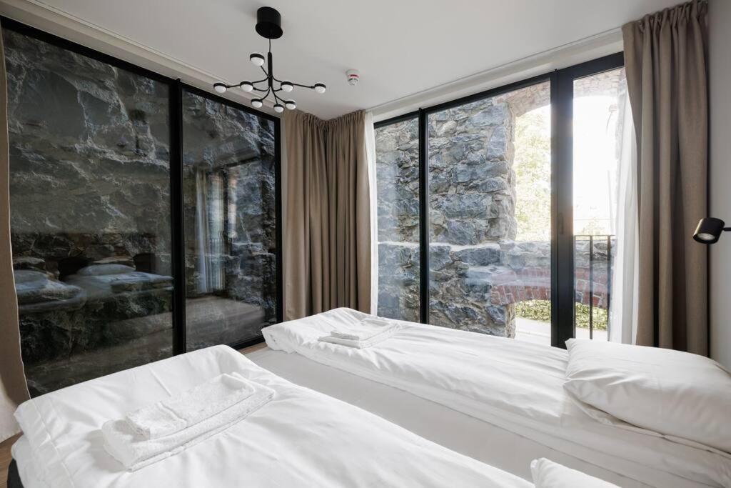 Brand New Studios Amidst Ancient Ruins Oasis 스톡홀름 외부 사진