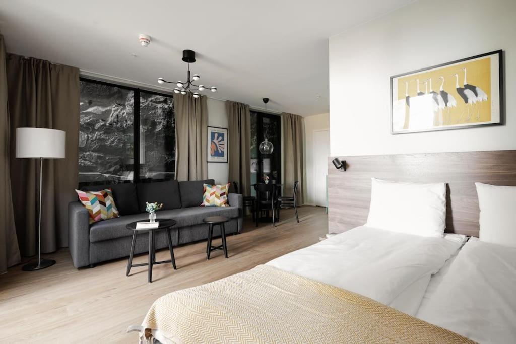 Brand New Studios Amidst Ancient Ruins Oasis 스톡홀름 외부 사진