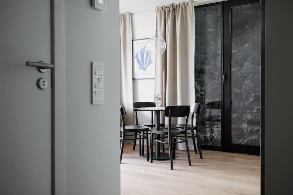 Brand New Studios Amidst Ancient Ruins Oasis 스톡홀름 외부 사진