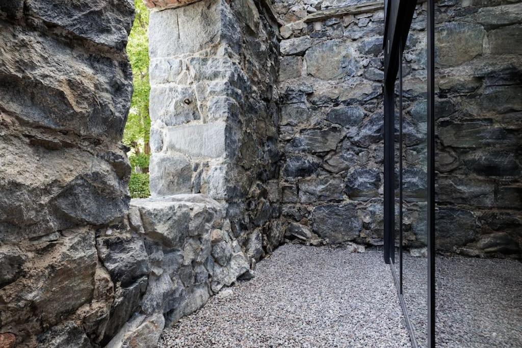 Brand New Studios Amidst Ancient Ruins Oasis 스톡홀름 외부 사진